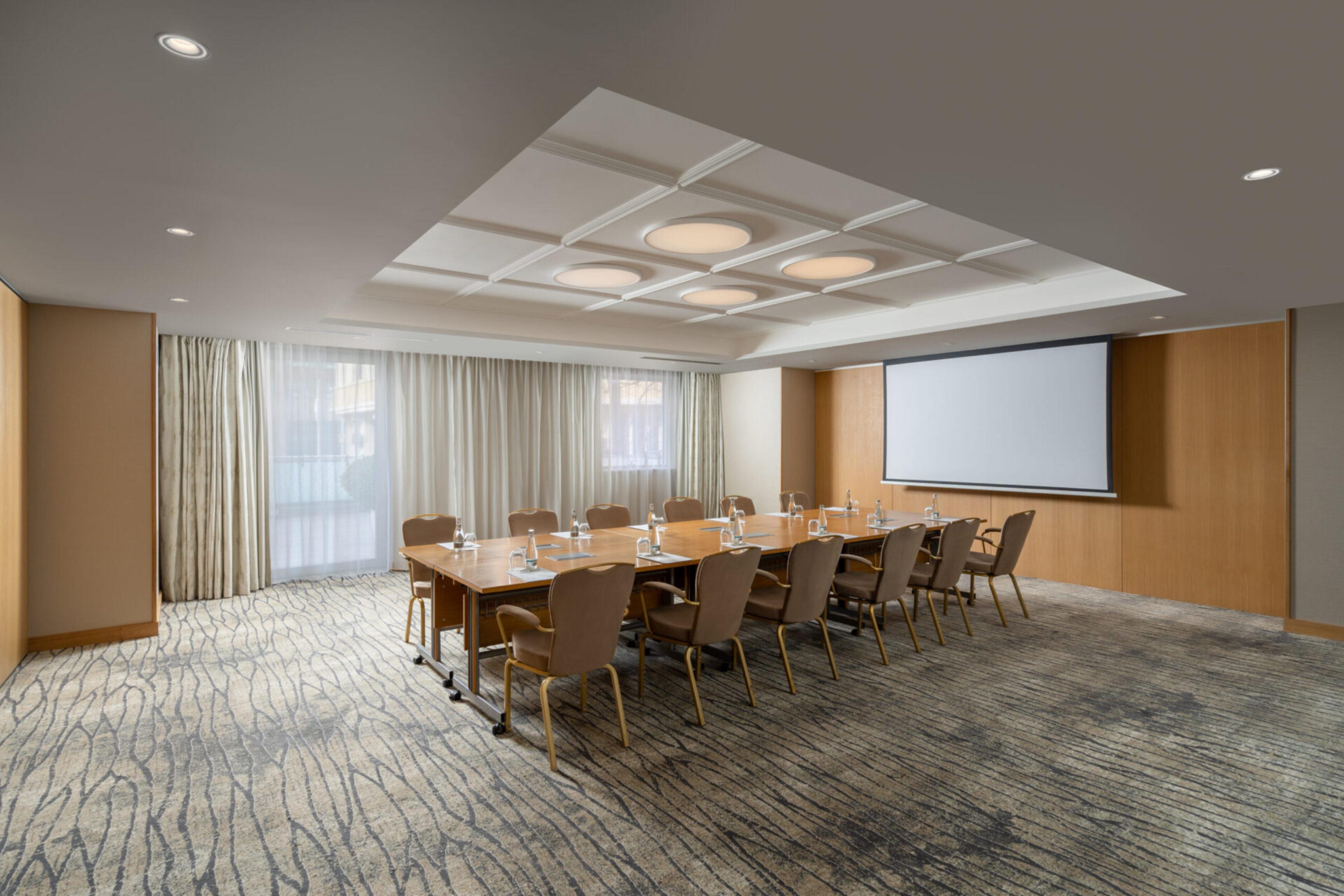 Hotel Intercontinental Athenee Palace Bucharest, An Ihg Bucharest